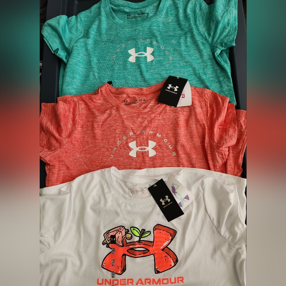 Girls Under Armour shirt set Size YXL
